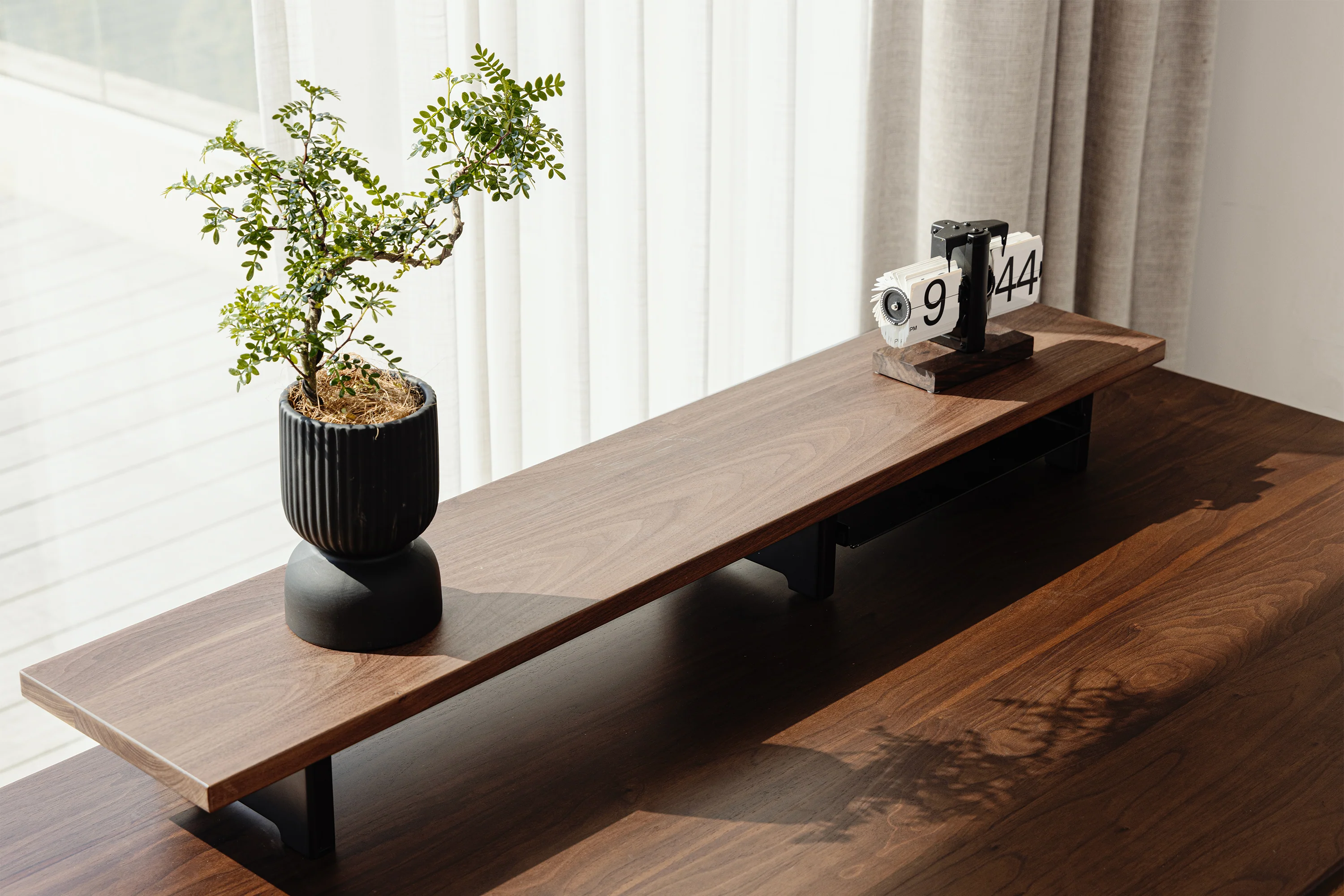 V-Series Desk Shelf - Image 42