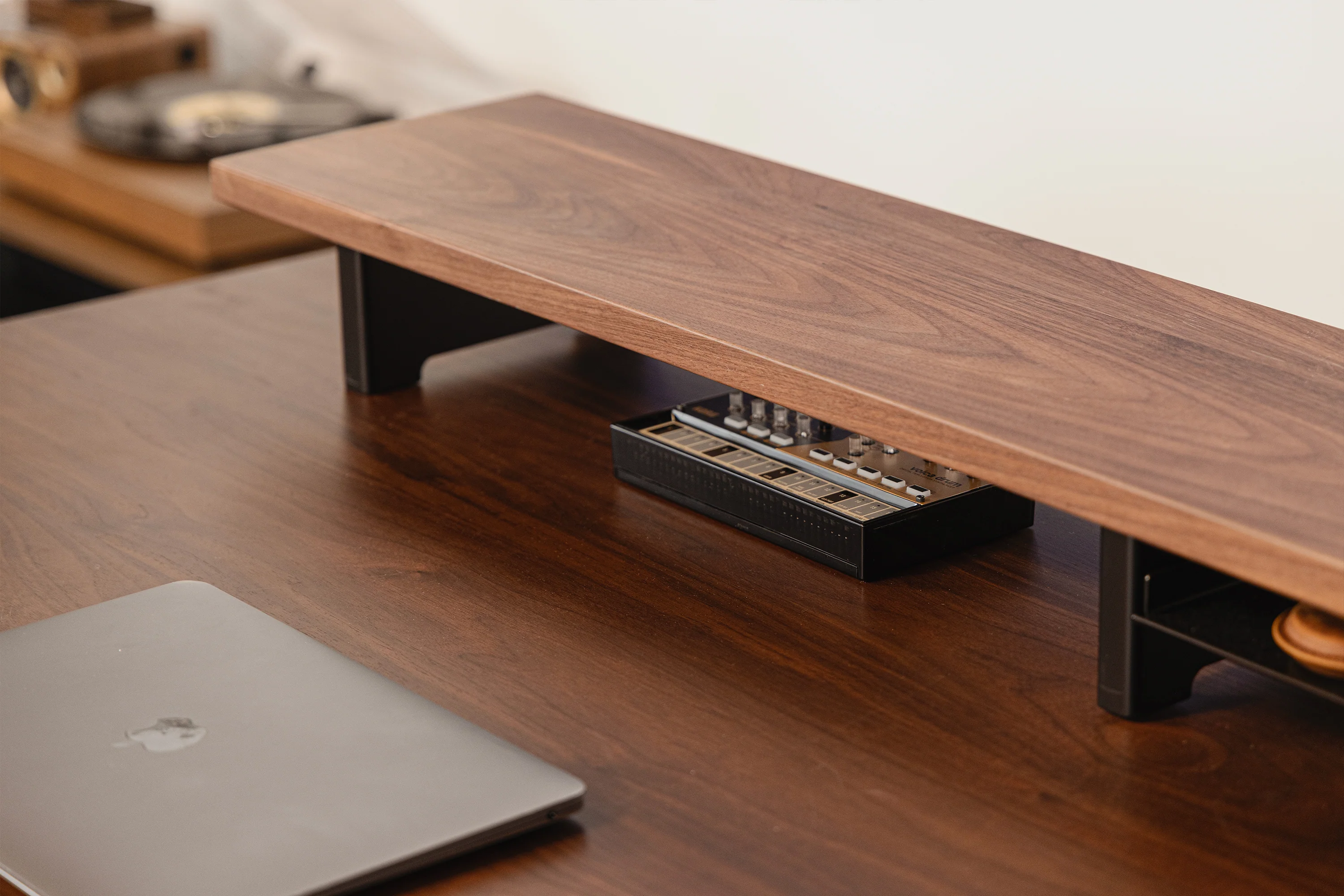 V-Series Desk Shelf - Image 44