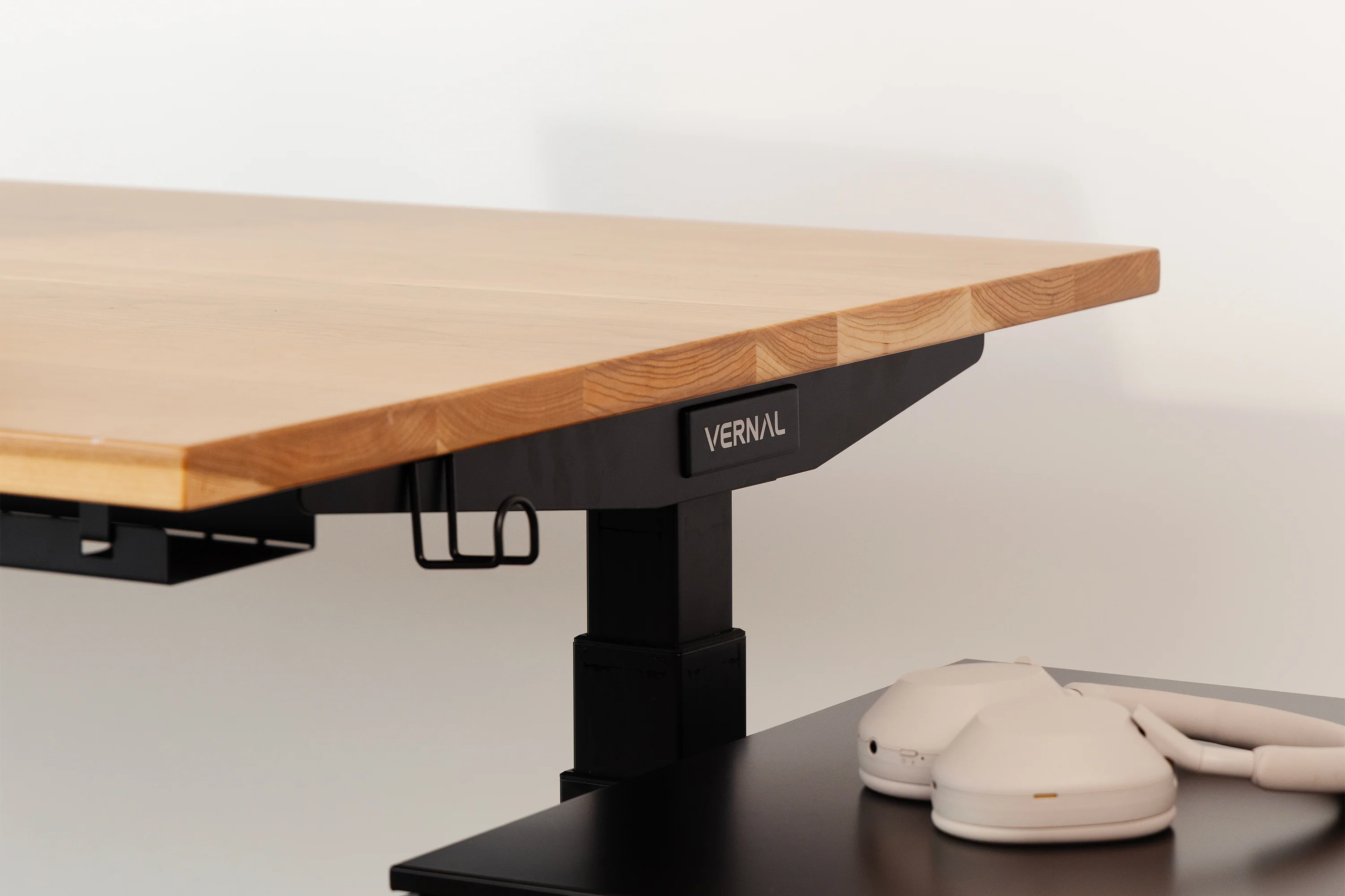 Vernal Hardwood Standing Desk 2025 - Image 4